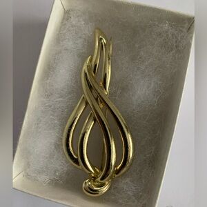 Danecraft Swirl Lapel Pin